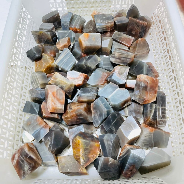 90 Pieces Black Rainbow Sun Stone With Hematite Free Form