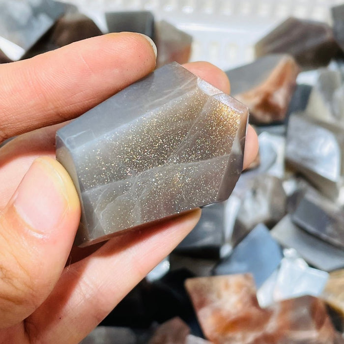 90 Pieces Black Rainbow Sun Stone With Hematite Free Form