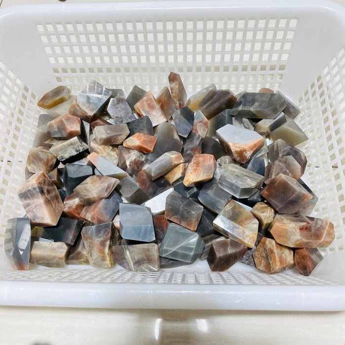 90 Pieces Black Rainbow Sun Stone With Hematite Free Form