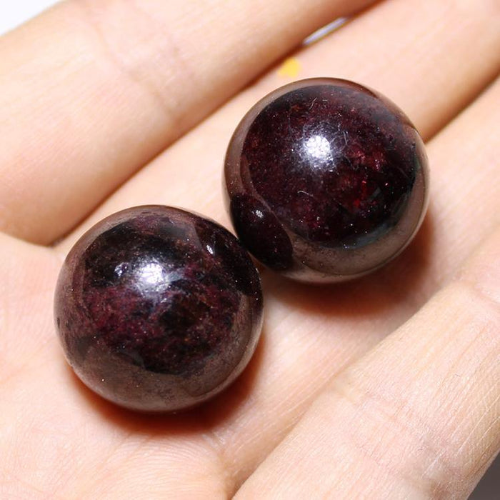 Garnet Ball 2cm With Star Light