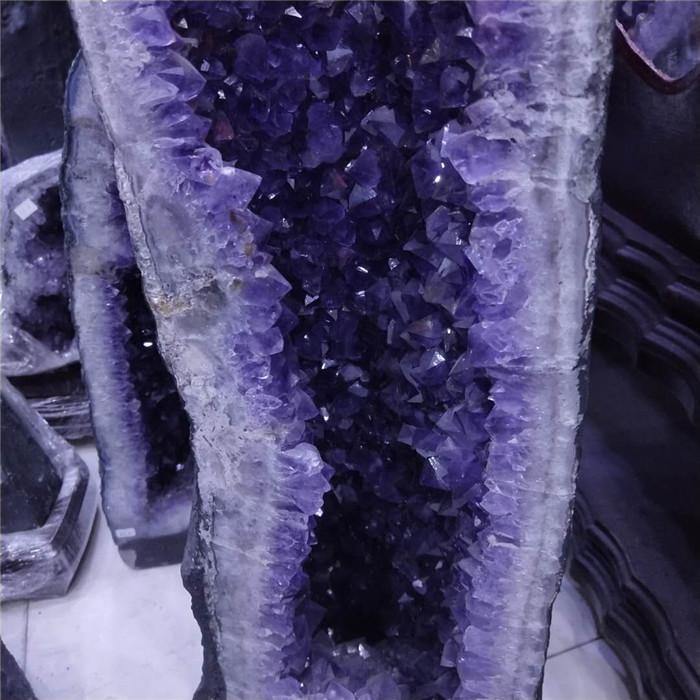 Amethyst Crystal Quartz Crystal Geode Wholesale