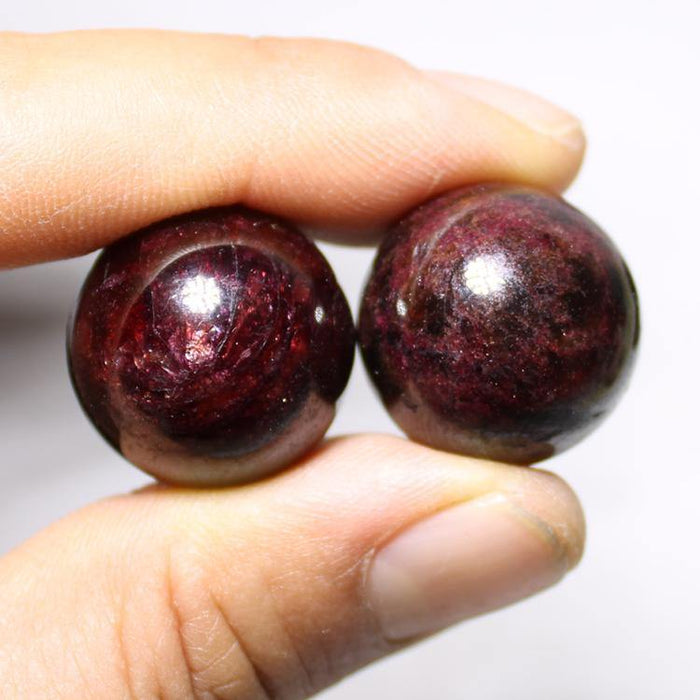Garnet Ball 2cm With Star Light