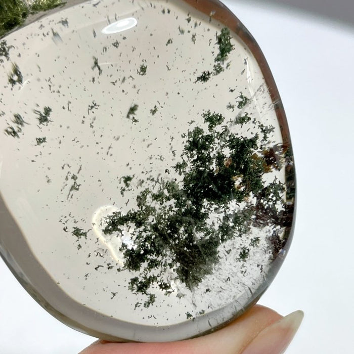 Garden Quartz Gourd With Dragon Crystal Carving