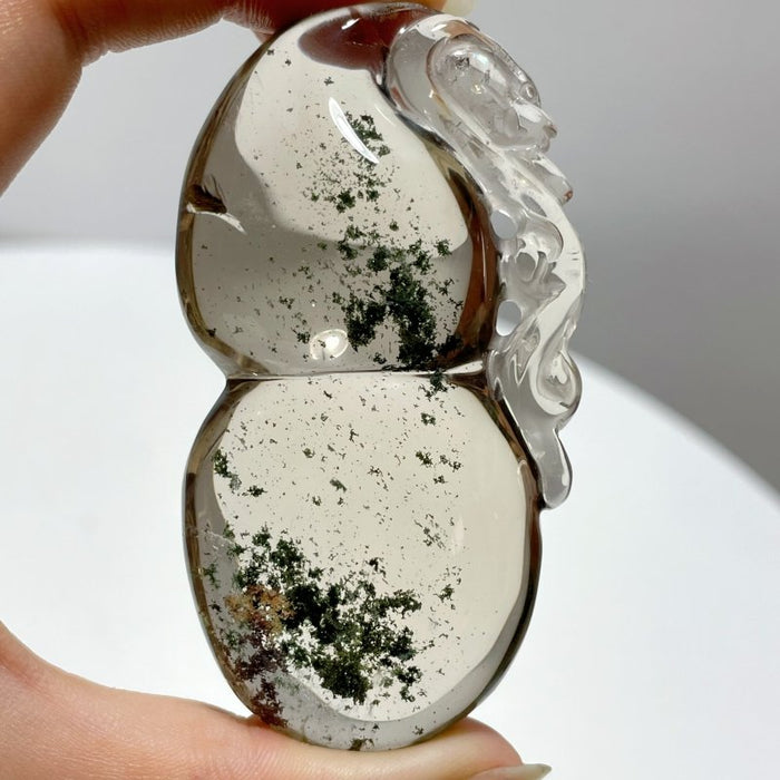 Garden Quartz Gourd With Dragon Crystal Carving