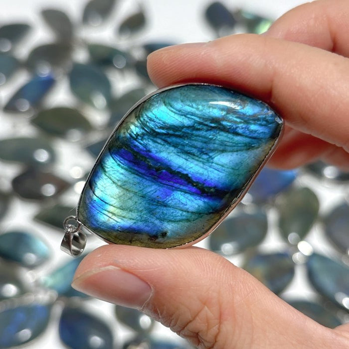 Labradorite Leaf Shape Pendant Wholesale
