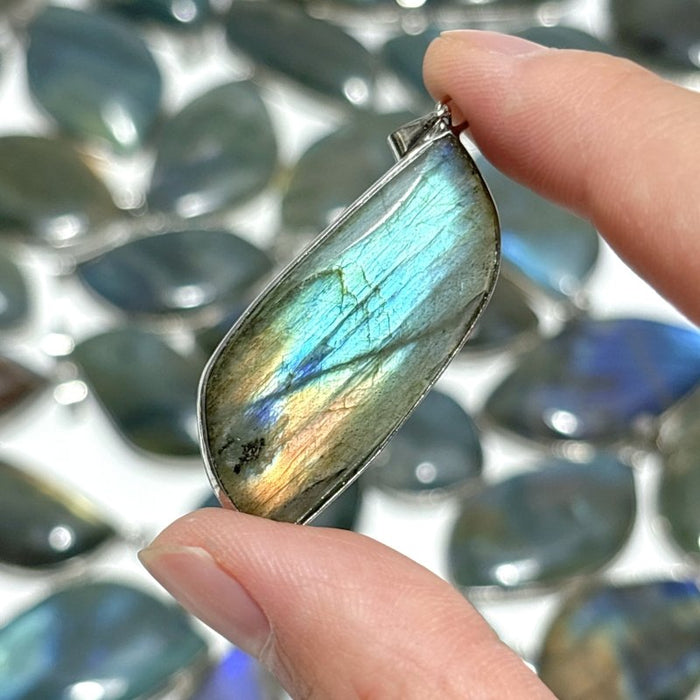 Labradorite Leaf Shape Pendant Wholesale