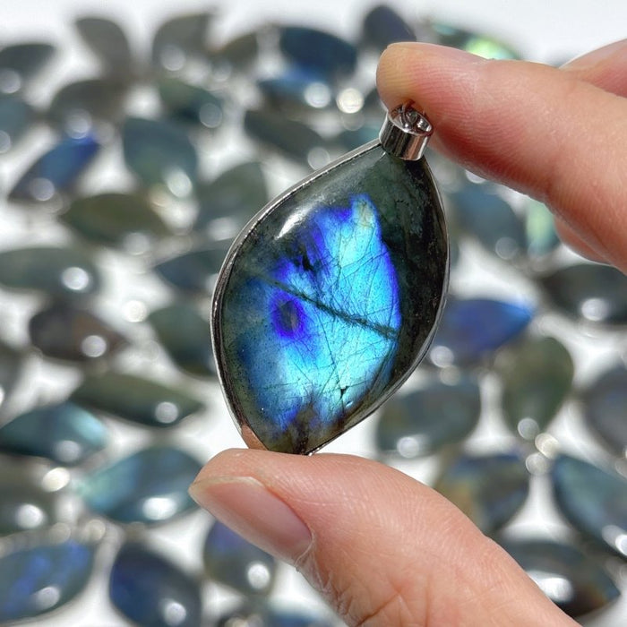Labradorite Leaf Shape Pendant Wholesale