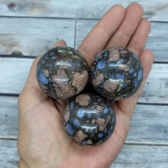 Que Sera Spheres Wholesale