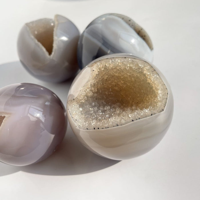 2-2.8in Druzy Agate Geode Smile Agate Sphere Ball Wholesale
