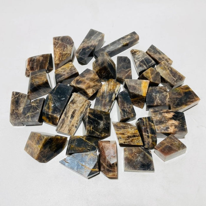32 Pieces Black Rainbow Sun Stone With Hematite Free Form