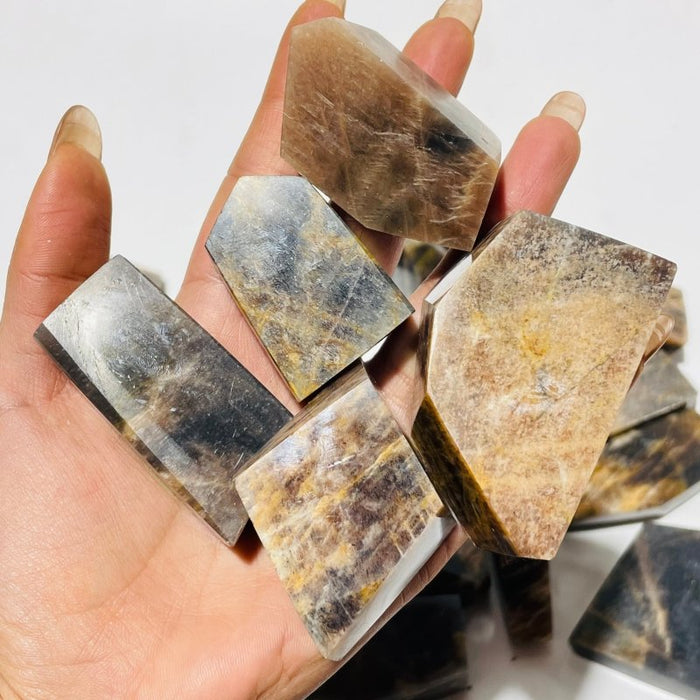 32 Pieces Black Rainbow Sun Stone With Hematite Free Form