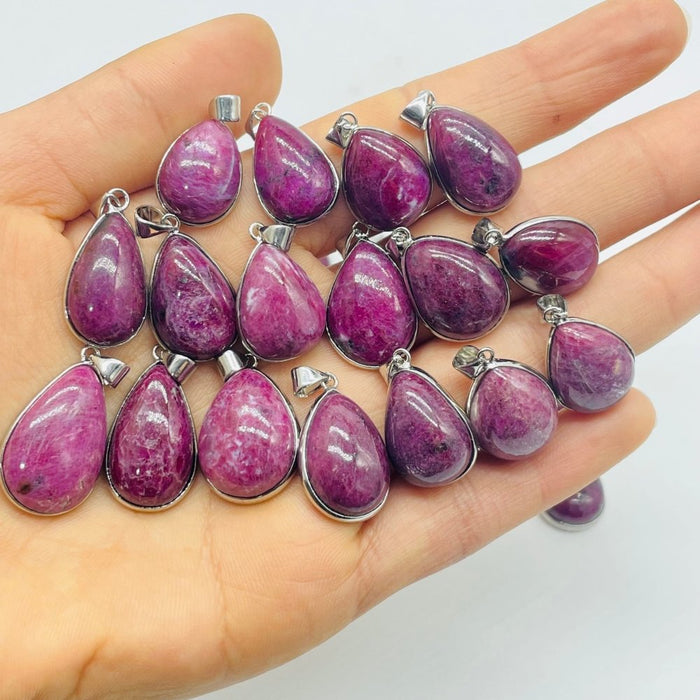 32 Pieces High Quality Ruby Zoisite Pendant Charm