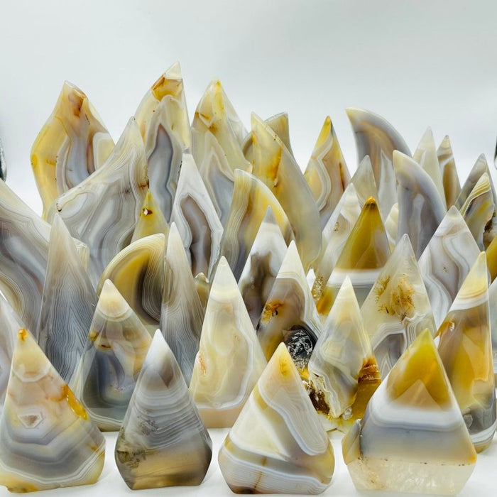 42 Pieces White Stripe Agate Arrow Head Shape Carving