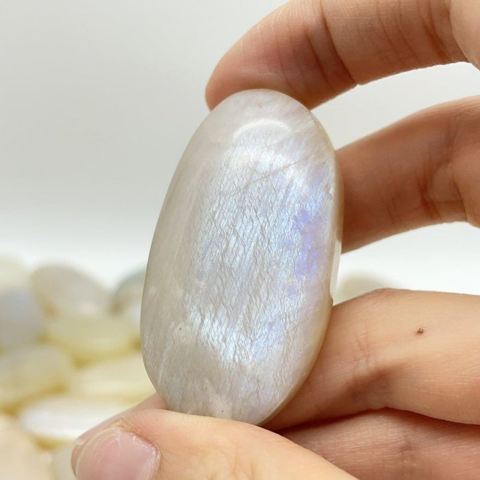 67 Pieces High Quality Small Blue Moonstone Palm