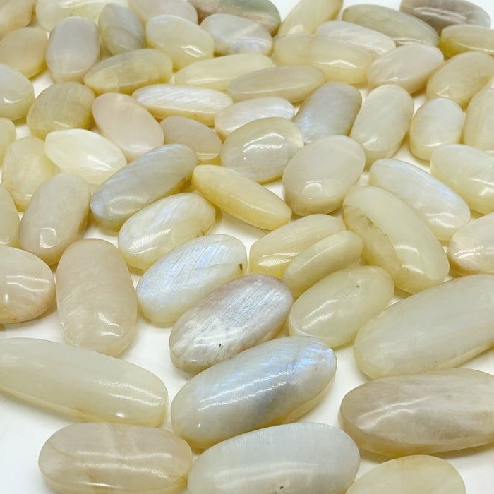 67 Pieces High Quality Small Blue Moonstone Palm