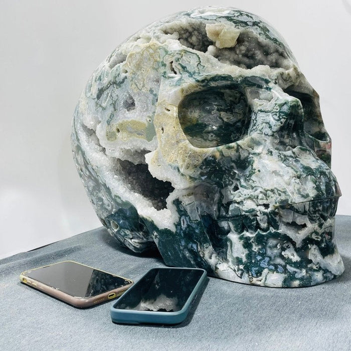 71.8kg Very Large Geode Druzy Moss Agate Skull Carving 20Inch