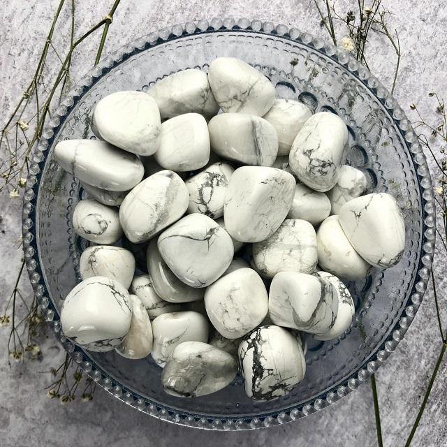 Howlite Tumbled 1-2in(2.5-5cm) Wholesale