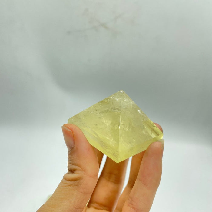 Heat Treatment Citrine Crystal Pyramid Wholesale