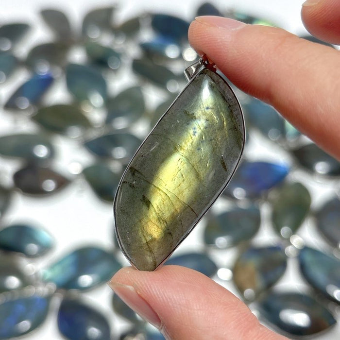 Labradorite Leaf Shape Pendant Wholesale