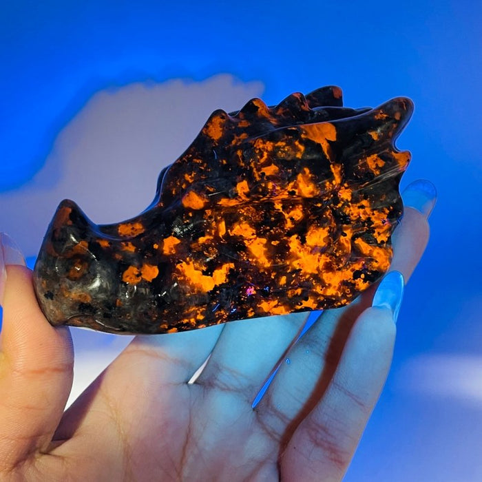 Yooperlite Dragon Head Carving Wholesale (UV Reactive)